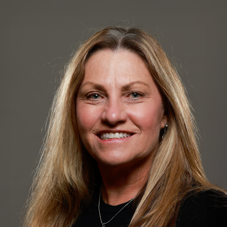 diane-headshot Woman smiling to camera