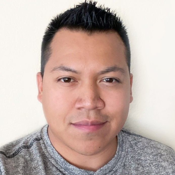 1648515270147 - Erick Olivares Selfie of a man smiling to camera